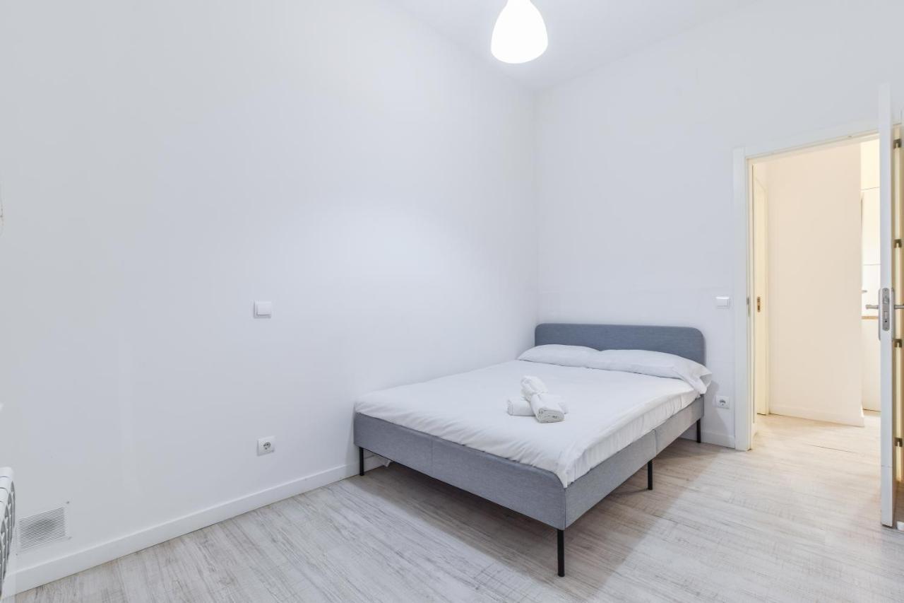 Апартаменти Amplio Apartamento En Malasana Para 6 Personas Мадрид Екстер'єр фото