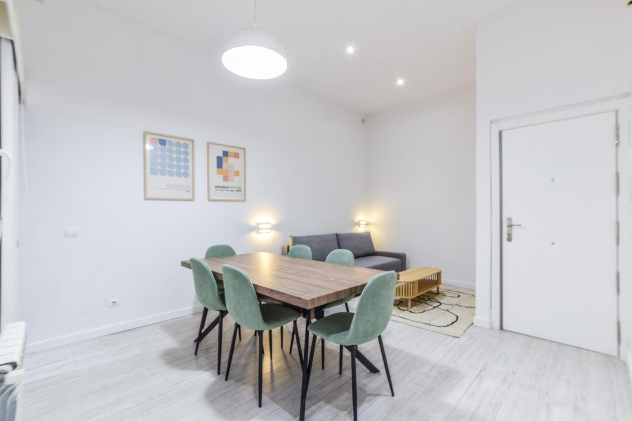 Апартаменти Amplio Apartamento En Malasana Para 6 Personas Мадрид Екстер'єр фото
